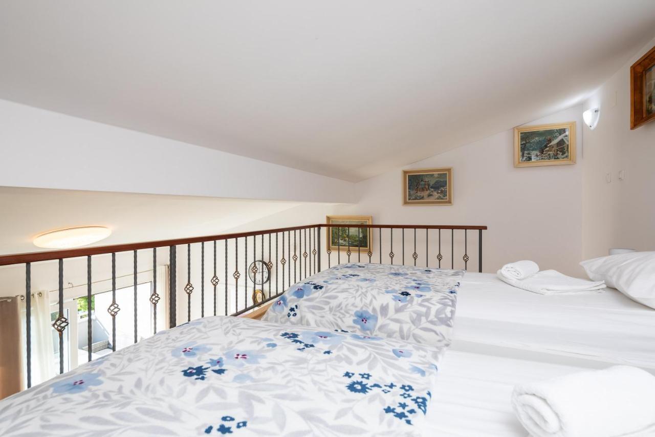Apartment Prestige Jesenice (Split-Dalmatia)
