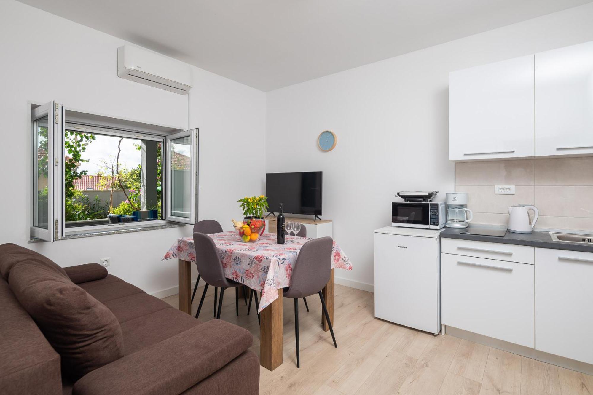 Prestige * Jesenice (Split-Dalmatia)