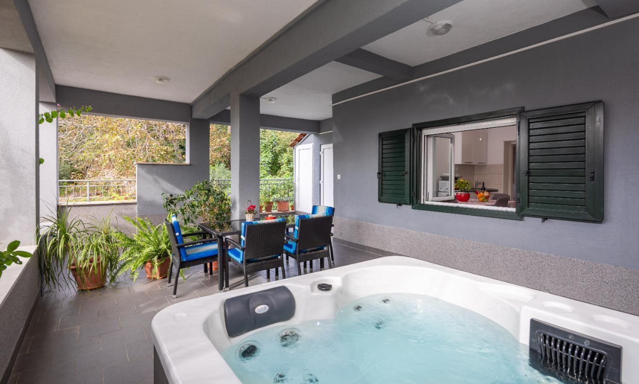 Prestige * Jesenice (Split-Dalmatia)