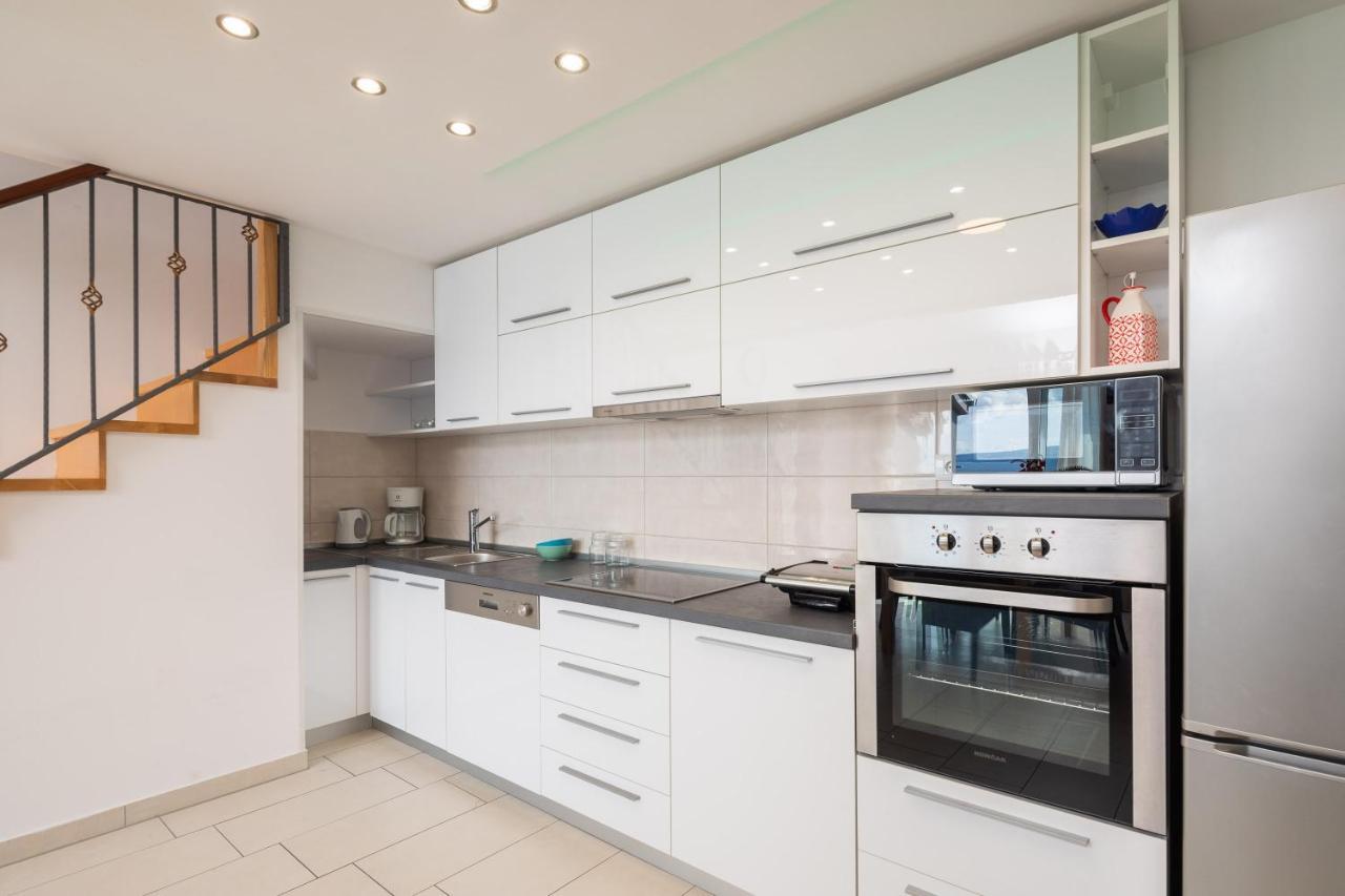 Prestige * Jesenice (Split-Dalmatia)